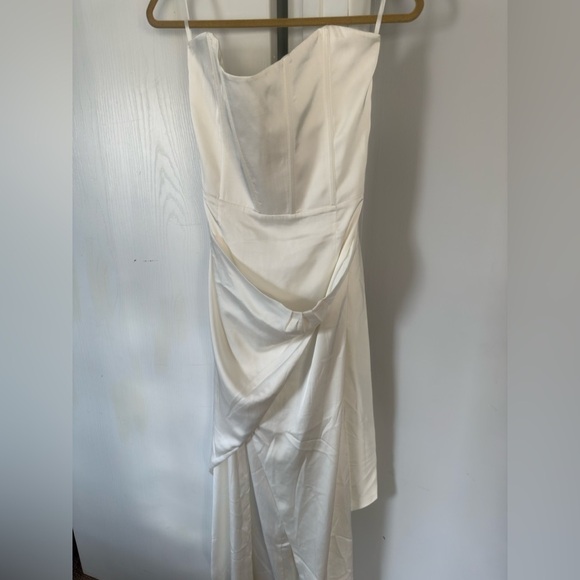 V. Chapman June White Strapless Dress - Picture 2 of 10